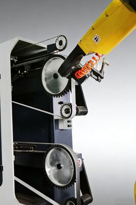Machine de polissage de contrôle multi-axes de haute précision pour la finition brillante des métaux miroir
