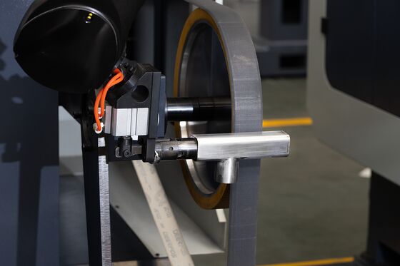 Robotic Valve Body Connector Deburring Cell Automated Feeding For High-Volume Faucet Component Edge Finishing